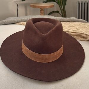 Lack of color brown wool hat